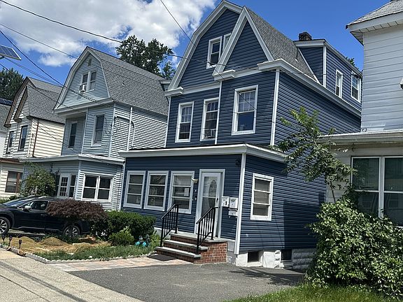 4th image of 106 Rollinson St