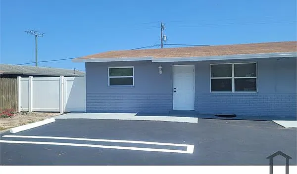 1860 N Seacrest Blvd #B — Photo 17