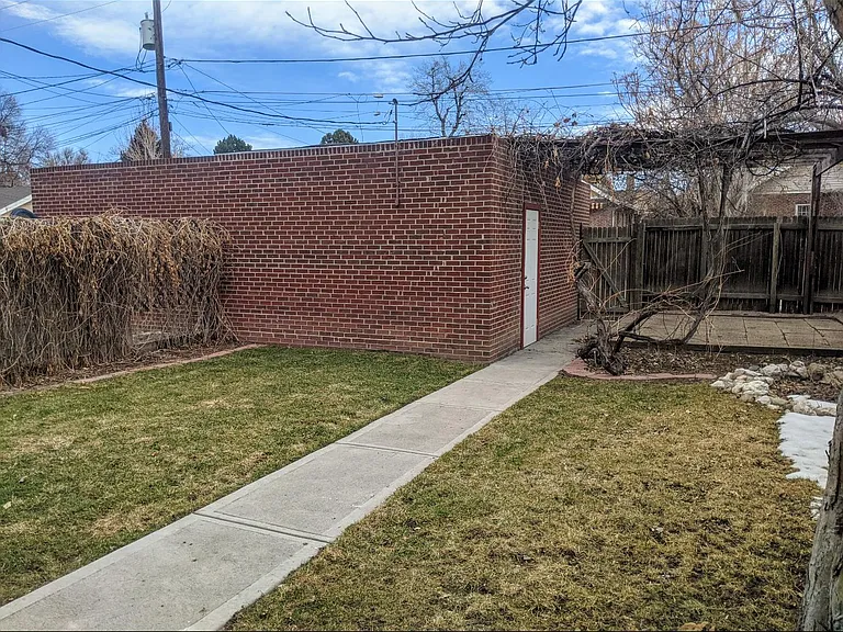 1532 Forest St — Photo 23