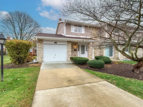 1631 Southampton Ct, Wheaton, IL 60189