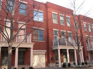 492 N Clinton St, Chicago, IL 60654