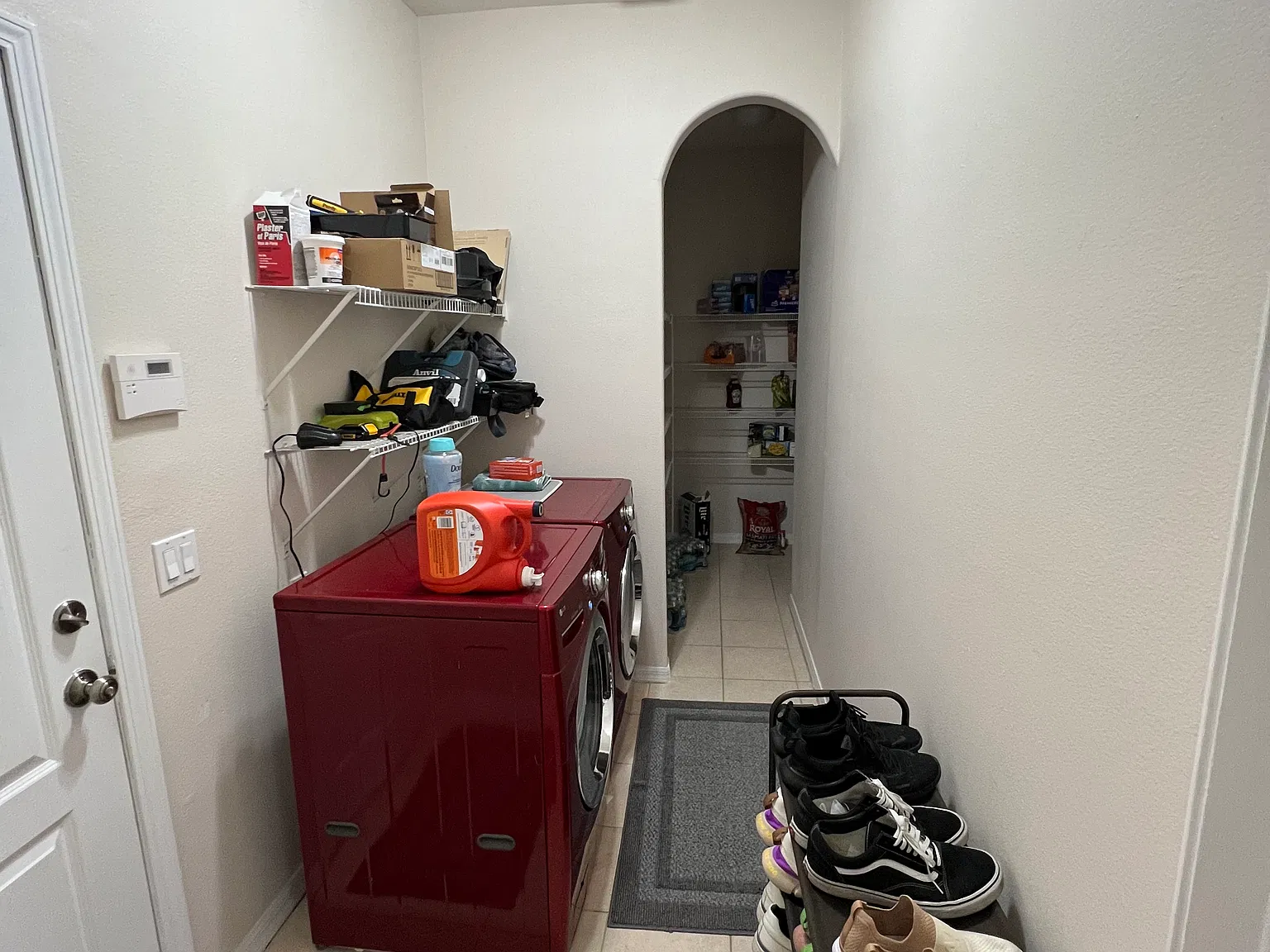 3 bed, 2825 sqft, $2,950 — Photo 3