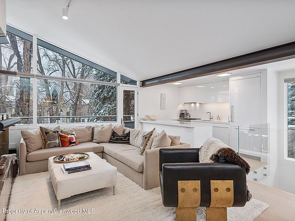 4th image of 1001 E Cooper Ave Suite 1