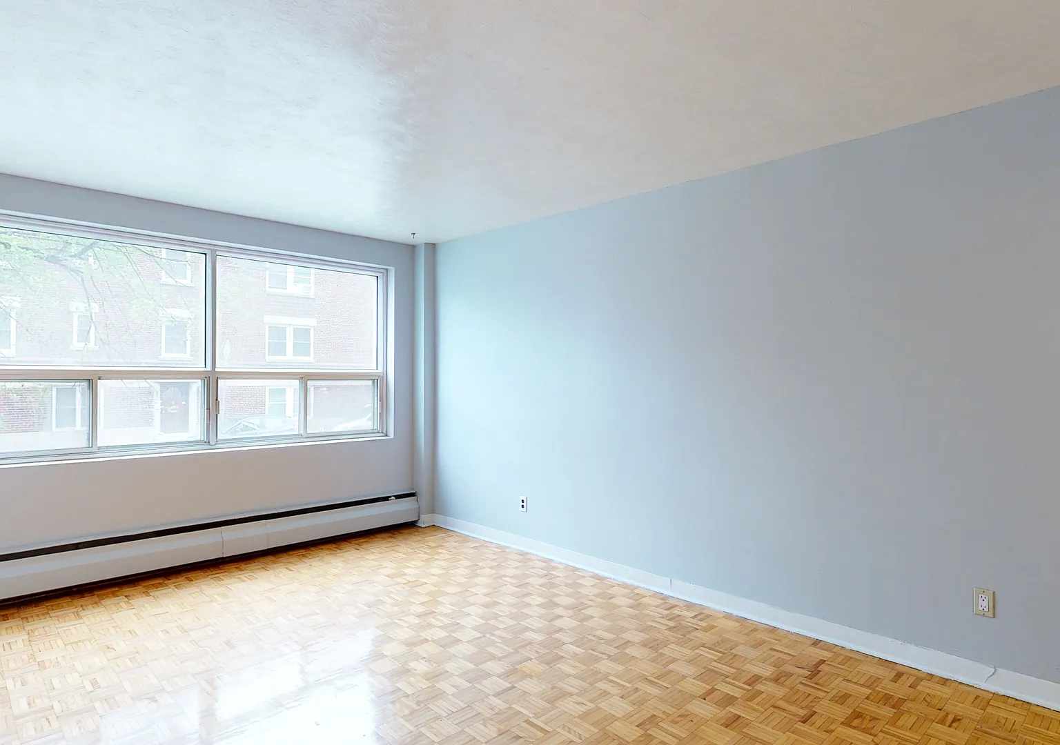 Sadler's Court Apartments — Photo 4