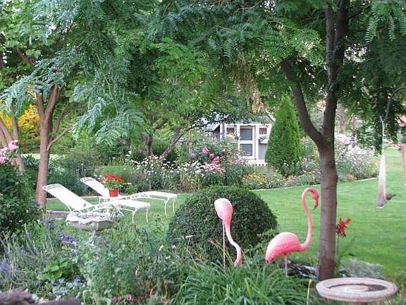 Private setting 2.5 acres