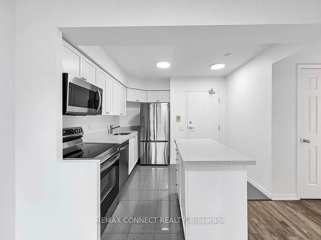 Building Photo - 30 Harrison Garden Blvd #911