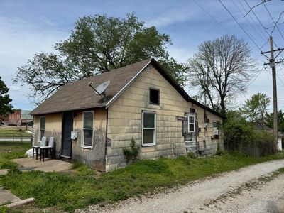 207 E 2nd Street, Webb City, MO, 64870
