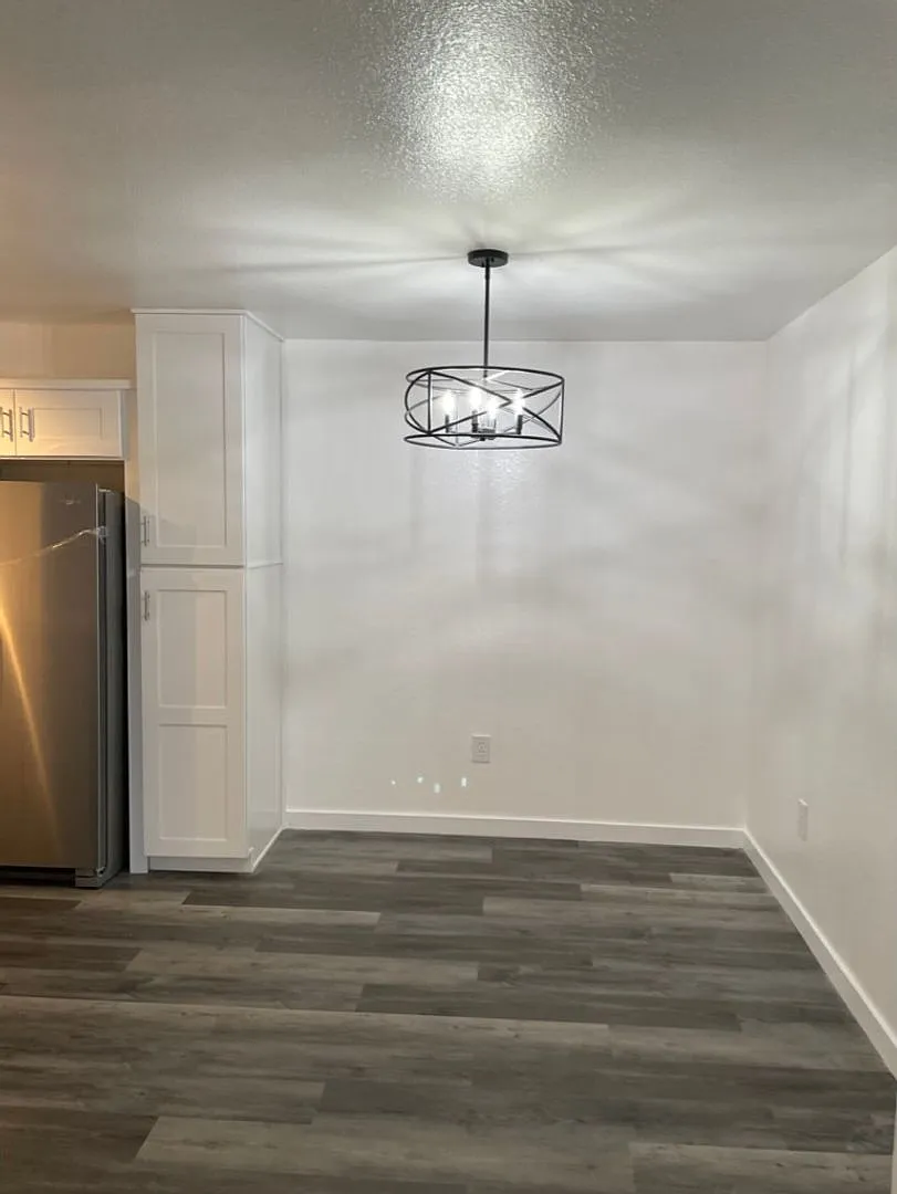 Sunset Palms Apartments — Photo 4