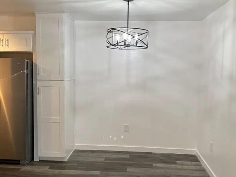 Sunset Palms Apartments — Photo 4
