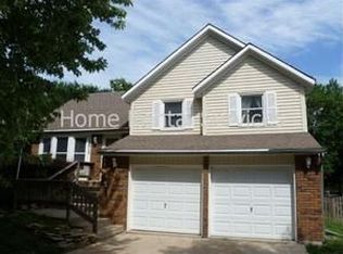 12517 S Blackfoot Dr, Olathe, KS 66062