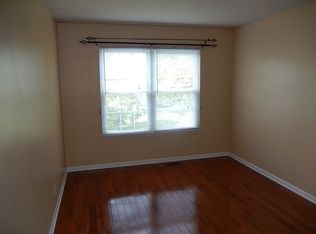 2814 Gilcrest Ct, Schaumburg, IL 60193