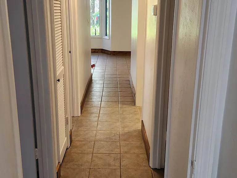 4302 NE 17th Ter — Photo 16