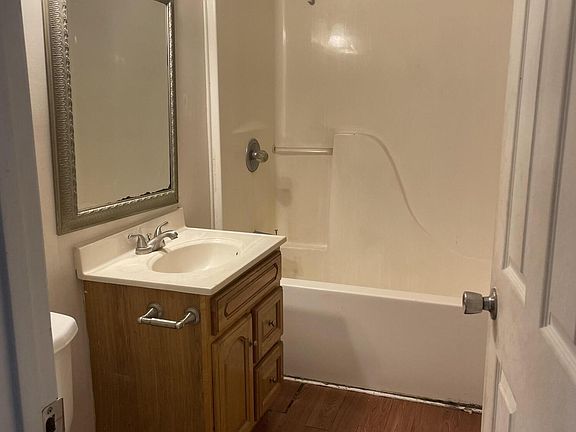 5th image of 42 S Sipple St