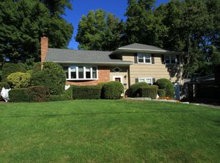 29 Rutledge Rd, Scarsdale, NY 10583