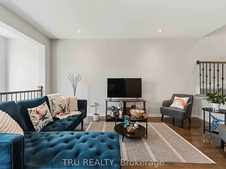 205 Losino Cres — Photo 8