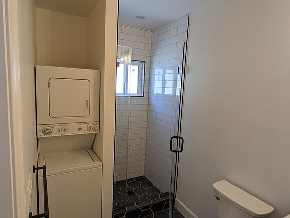 4th image of 514 Blossom Ln Unit A