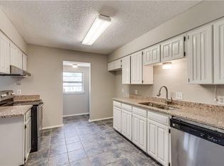 3216 Meadow Wood Ln, Bedford, TX 76021