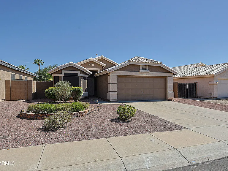 8747 W Adam Ave — Photo 4