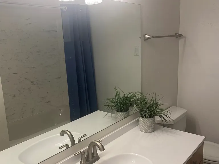 Full size bathroom
