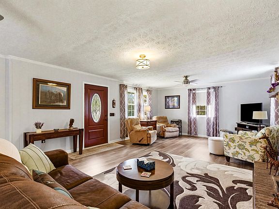 2nd image of 1215 Park Hill Dr.