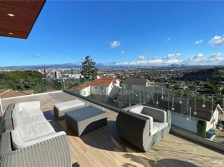 7015 Wrightcrest Dr — Photo 2
