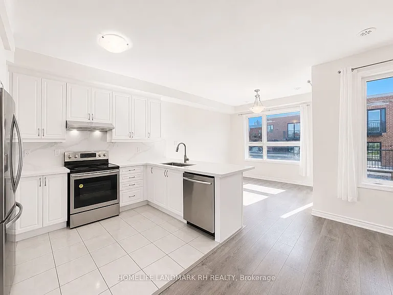 19 Edward Lennox St — Photo 5