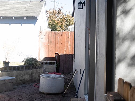 5th image of 5515 Central Ave