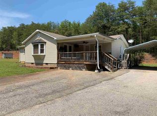 120 Albert St, Landrum, SC 29356