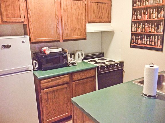 2nd image of 529 W Stadium Ave #9250978