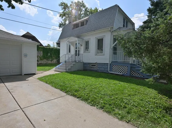 5411 W Wells STREET W W, Milwaukee, WI 53208