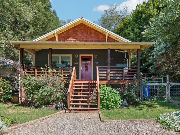 137 Sulphur Springs Rd, Asheville, NC 28806