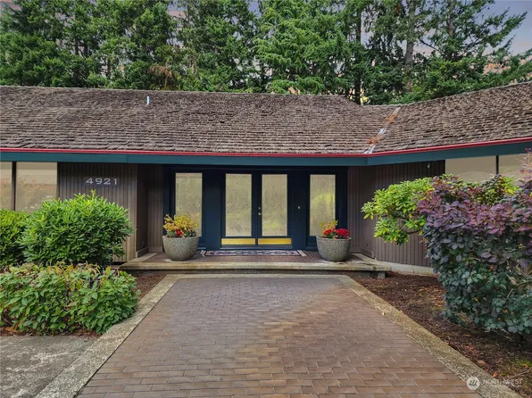 4921 85th Avenue W, University Place, WA 98467