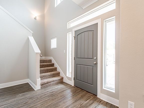 5th image of 700 Maryem St