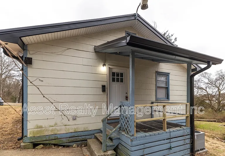 219 Highland Ave #1 — Photo 1