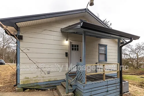 219 Highland Ave Photo 1