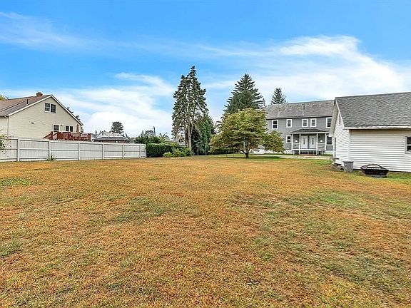 5th image of 11 Hamlin Pl #B