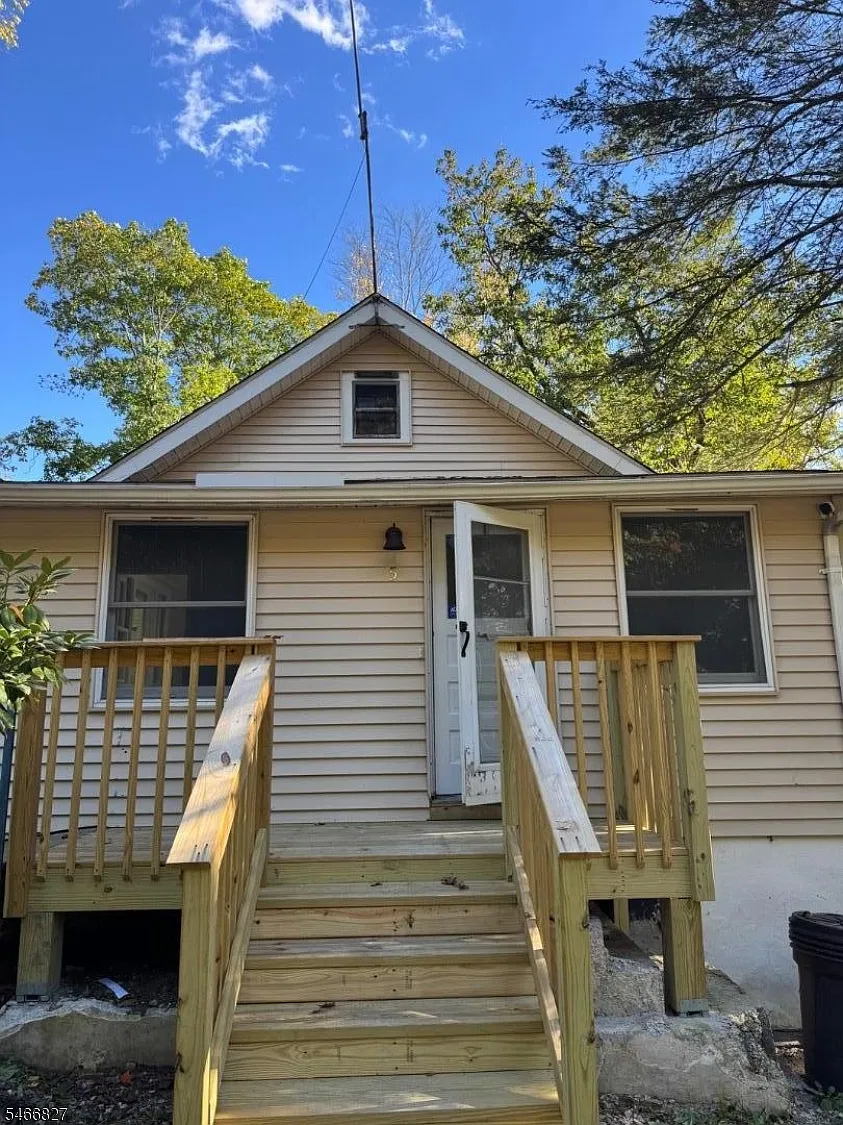 3 bed, 2.5 bath, 980 sqft, $2,200 — Photo 1