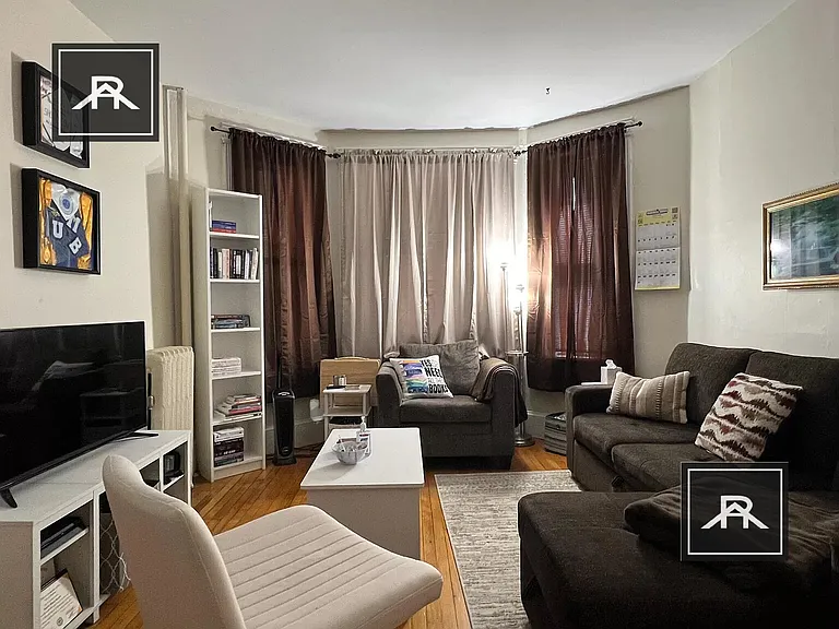 215 Harvard Ave #4 — Photo 2