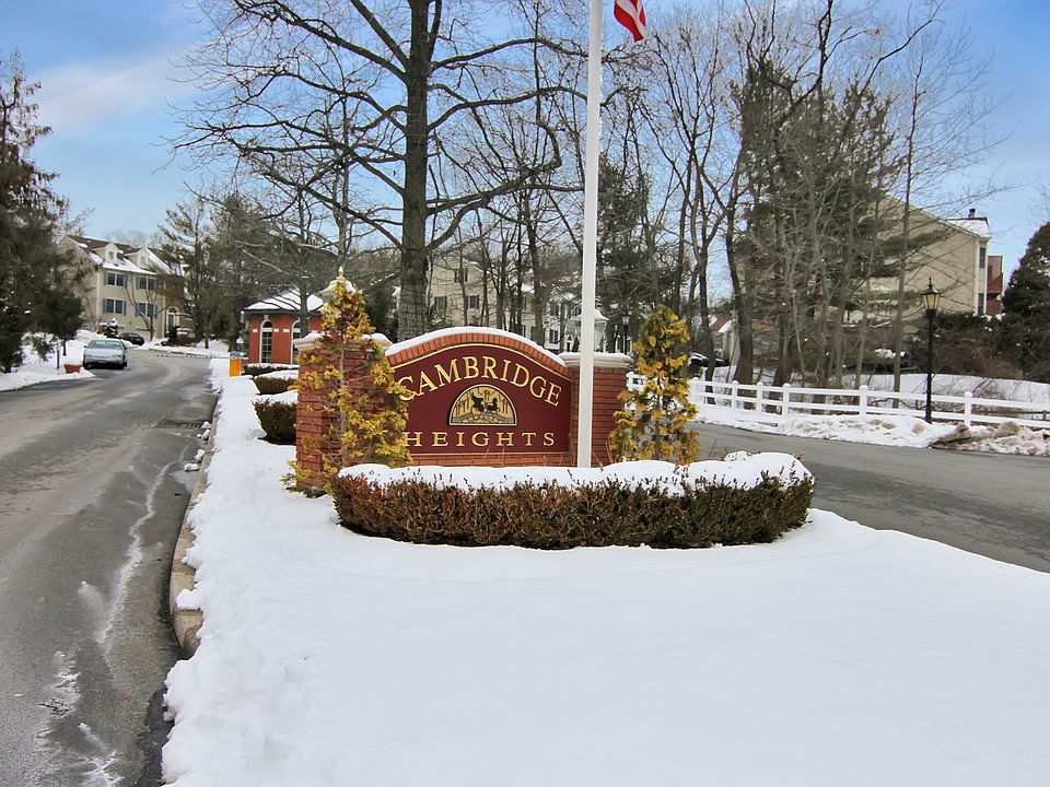 1st image of 649 Richmond Ct
