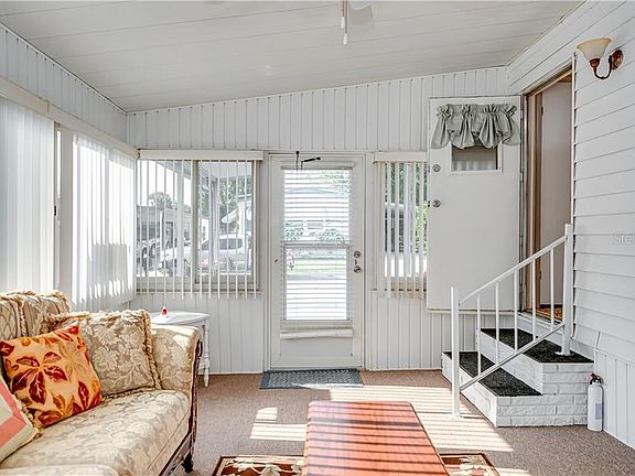 5th image of 1003 Elizabeth Ln