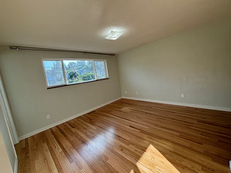 3257 Halverson Ave — Photo 11