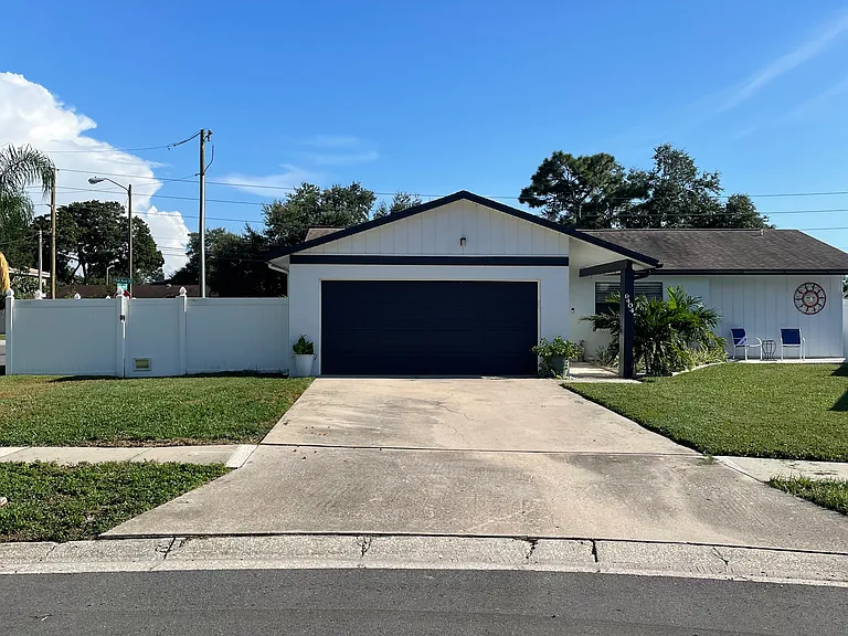9404 Anne Ct — Photo 1