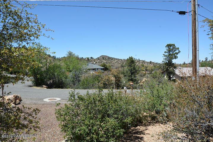2nd image of 944 Atterbury Dr