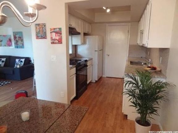 2nd image of 1491 E Vineyard Ct