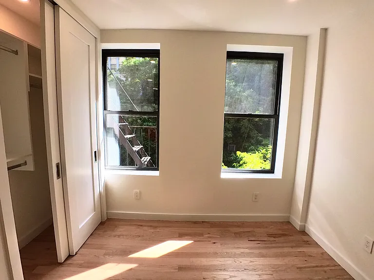 223 E 21st St #4F — Photo 3