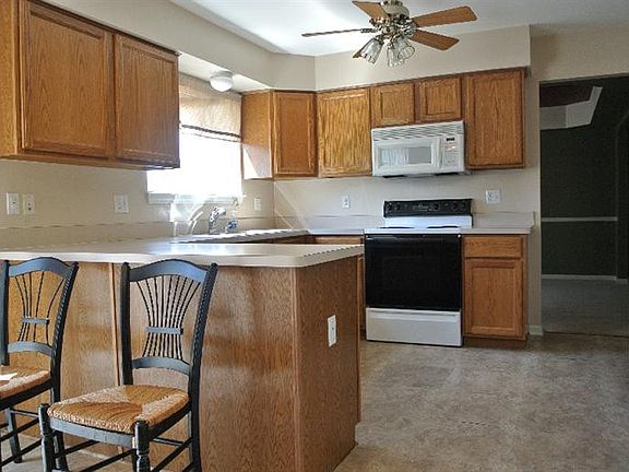 5th image of 27422 Mill Creek Dr