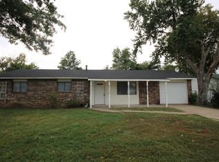 902 N 30th St, Rogers, AR 72756