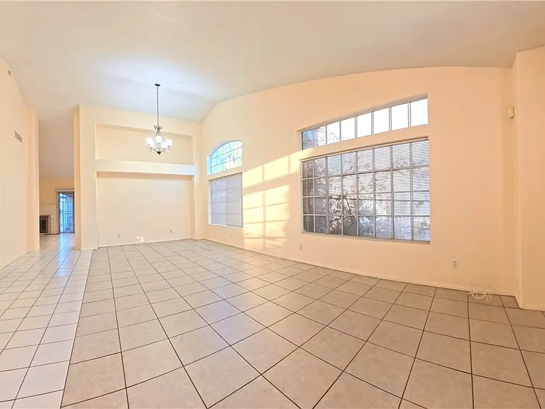 4844 Jadero Dr — Photo 6