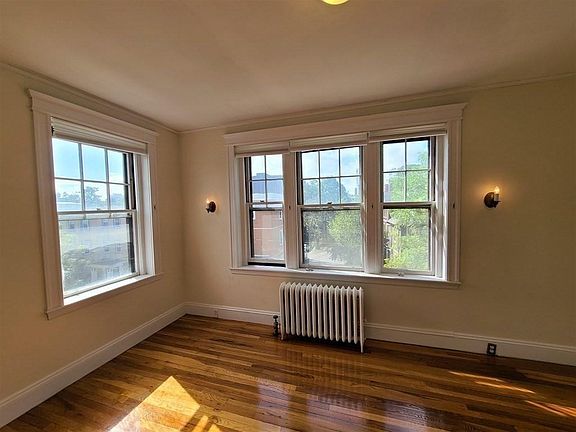 3rd image of 1 Crawford St APT 12