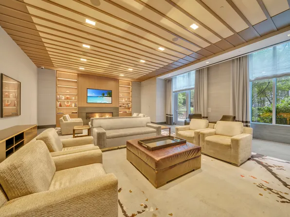 50 Riverside Boulevard image 28 of 28